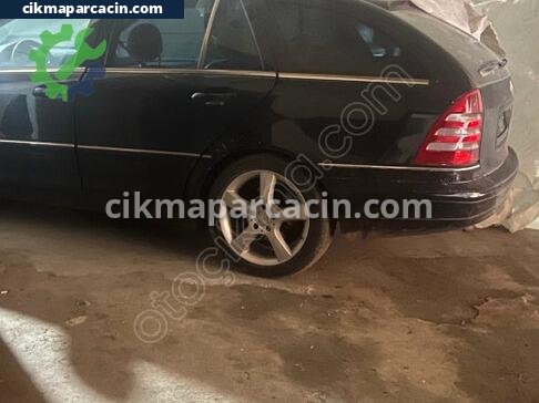 Mercedes-Benz C Serisi Sağ Ön Kapı çıkma parça