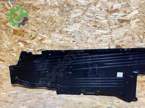 Mercedes-Benz C Serisi Motor Alt Muhafaza 2066807604 çıkma parça
