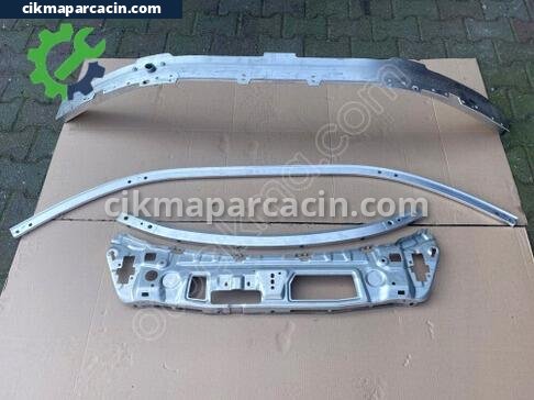 Mercedes-Benz E Serisi Ön Tampon Demiri çıkma parça