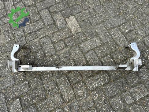 Mercedes-Benz A Serisi Ön Tampon Demiri çıkma parça