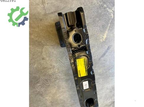 Mercedes-Benz B Serisi Arka Tampon Demiri 2466101100 çıkma parça