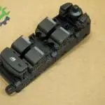 MERCEDES W463 G500 – G550 CAM DÜĞMESİ ÖN SOL 4638202210