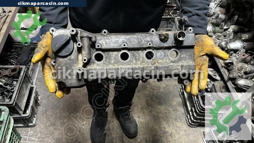 Nissan Micra Külbütör Kapağı çıkma parça