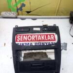 MİTSUBİSHİ CARİSMA ORJİNAL DOLU ORTA KONSOL VE ÇERÇEVESİ