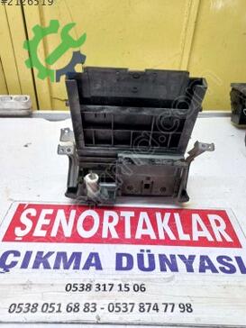 Mitsubishi Carisma Orta Konsol MR114043 çıkma parça