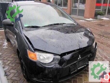 Mitsubishi Colt çıkma parça