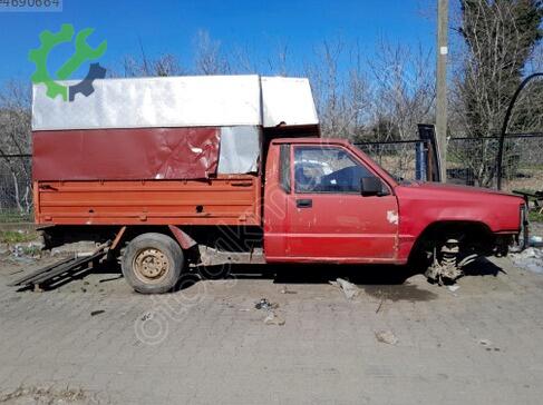 Mitsubishi L200 Sağ Ön Çamurluk çıkma parça