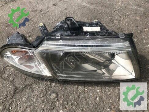 Mitsubishi Carisma Sağ Ön Far 2001-2006 çıkma parça