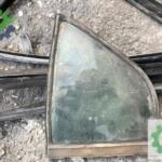 Mıtsubıshı Carisma sol arka kapı kelebek camı