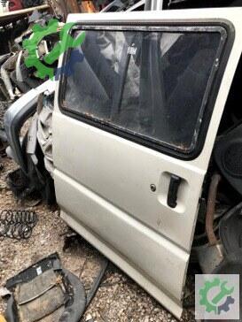 Mitsubishi L300 Sağ Kapı çıkma parça