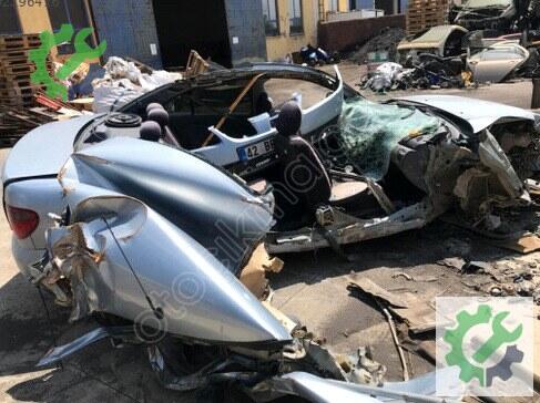 Nissan Almera çıkma parça
