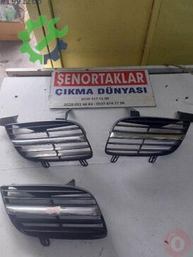 Nissan Almera Ön Panjur çıkma parça