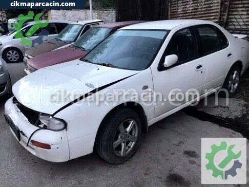 Nissan Bluebird Oto Teybi çıkma parça