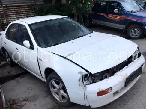 Nissan Bluebird Oto Teybi çıkma parça