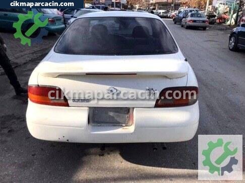 Nissan Bluebird Arka Çamurluk çıkma parça