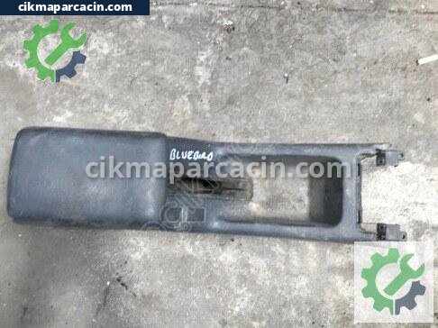 Nissan Bluebird Orta Konsol çıkma parça