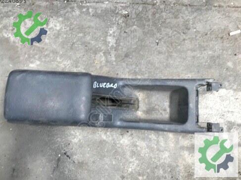 Nissan Bluebird Orta Konsol çıkma parça