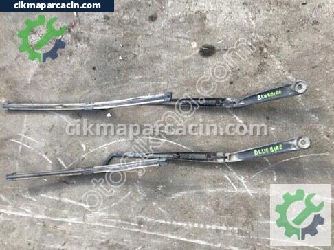 Nissan Bluebird Silecek Kolu çıkma parça