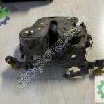 Nissan D21 Pıckup Sağ Arka Kapı Kilidi 1985-1997