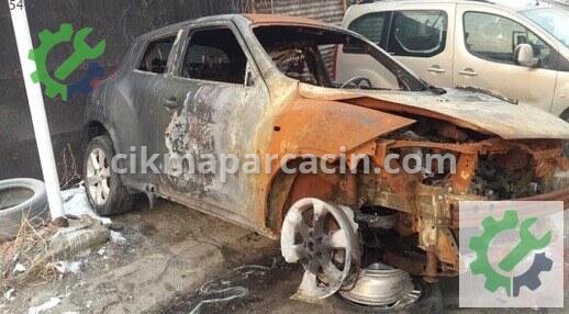 Nissan Juke Kupa çıkma parça