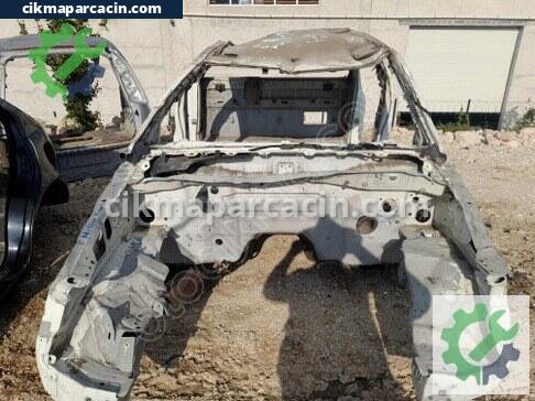 Nissan Navara Ara Bölme çıkma parça