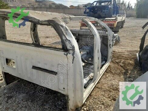 Nissan Navara Ara Bölme çıkma parça