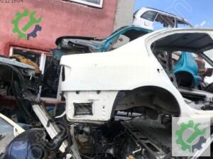 Nissan Primera Sağ Arka Çamurluk