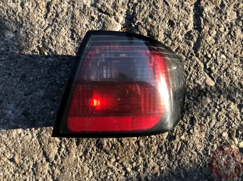 Nissan Primera Sağ Arka Stop 2000-2001 çıkma parça