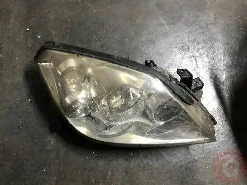 Nissan Primera Sağ Ön Far çıkma parça