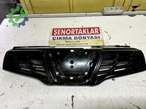Nissan Qashqai Ön Panjur çıkma parça