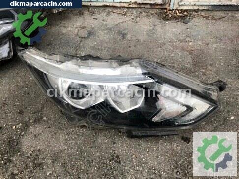 Nissan Qashqai Sağ Ön Far çıkma parça