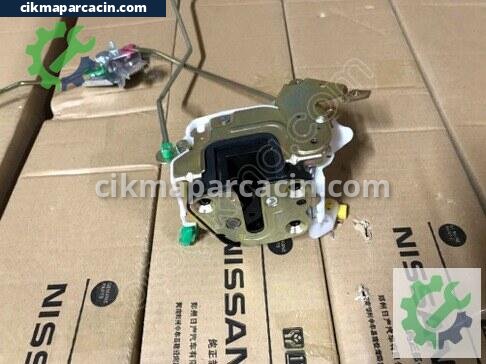 Nissan Skystar Sol Ön Kapı Kilidi çıkma parça