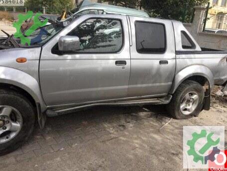 Nissan Skystar MP3 Çalar çıkma parça