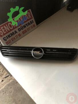 Opel Astra Ön Panjur çıkma parça