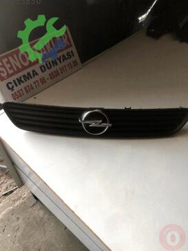 Opel Astra Ön Panjur 90588120 çıkma parça