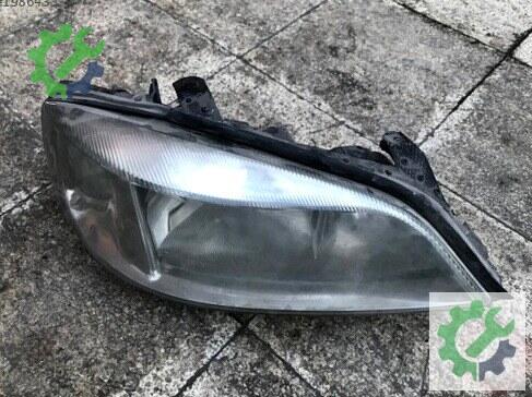 Opel Astra Sağ Ön Far çıkma parça