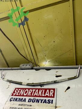 Opel Astra Ön Panjur 461088395 çıkma parça
