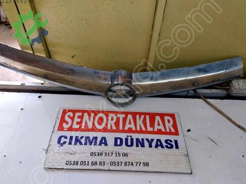 Opel Astra Ön Panjur 13225780 çıkma parça
