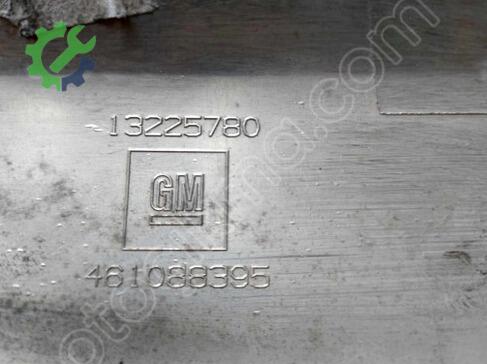 Opel Astra Ön Panjur 13225780 çıkma parça