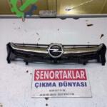 OPEL ASTRA J MAKYAJLI KASA ORJİNAL ÖN PANJUR ÇITASI