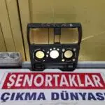 OPEL CORSA B ORJİNAL ORTA DİFÜZÖR VE KLİMA DÜĞME ÇERÇEVESİ