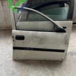 Opel corsa b sağ ön kapı