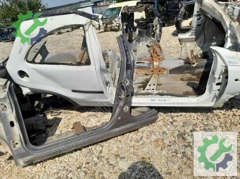 Opel Corsa Oto Teybi çıkma parça