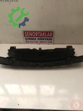 Opel Corsa Ön Panjur 13120824 çıkma parça