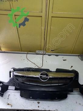 Opel Corsa Ön Panjur çıkma parça