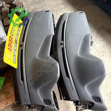 Opel Corsa Göğüs çıkma parça