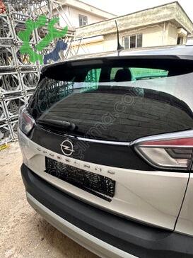 Opel Crossland Bagaj Kapağı çıkma parça