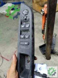 Çıkma Orijinal Cam Açma Düğmesi Opel Vectra 98421760ZD