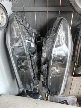 BMW 5 Serisi Far Kasası çıkma parça