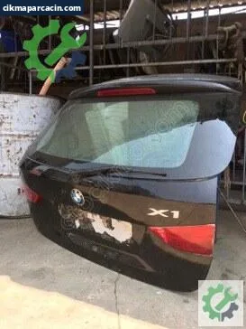BMW X1 Bagaj Kapağı çıkma parça
